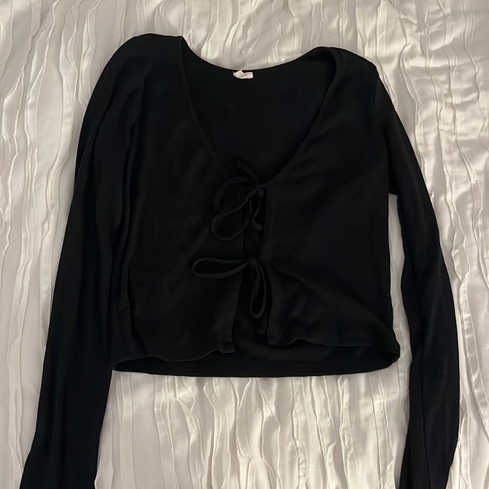 Aritzia Wilfred long sleeve tie front/bow top